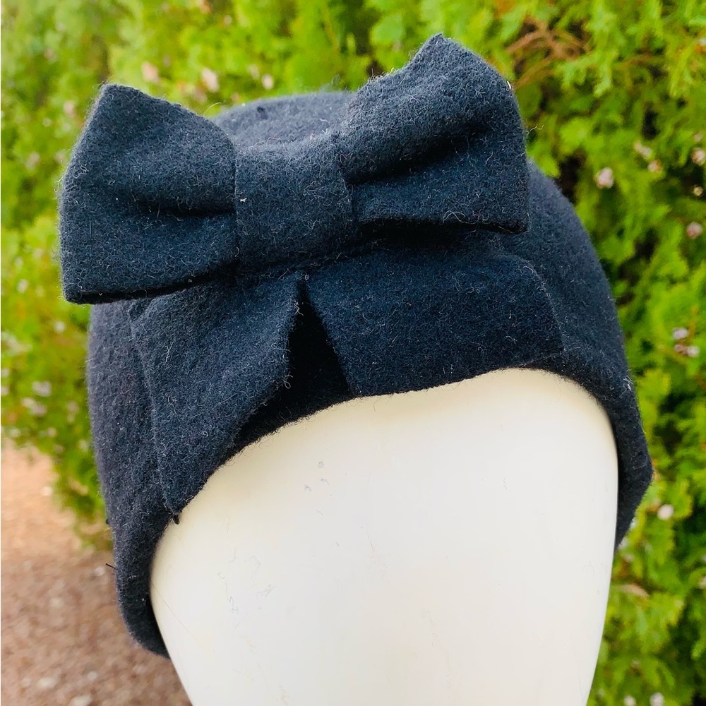 D&Y hat 100% wool soft cloche